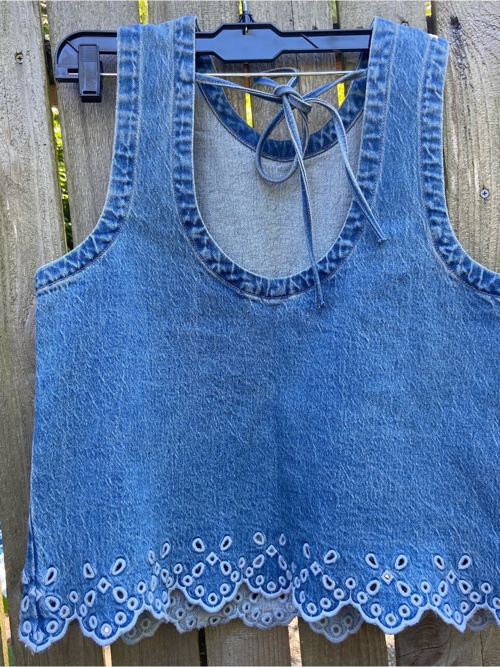 Abercrombie & Fitch Women’s Crop Open Back Eyelet Denim Shell Top Size M - Picture 3 of 5